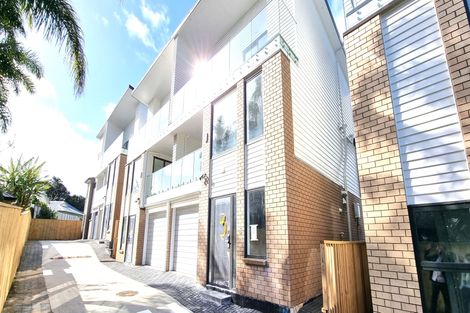 Photo of property in 2b Glenvil Lane, Te Atatu Peninsula, Auckland, 0610