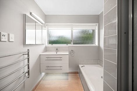 Photo of property in 8 Newcastle Road, Dinsdale, Hamilton, 3204