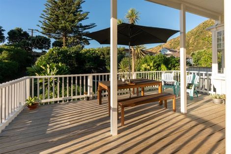 Photo of property in 25 Beach Road, Paekakariki, 5034