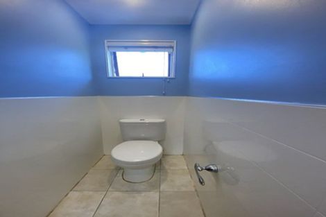 Photo of property in 21 Lavery Place, Sunnynook, Auckland, 0632