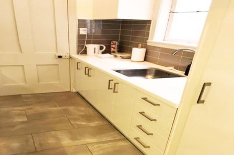 Photo of property in 4b Railway Street, Newmarket, Auckland, 1023