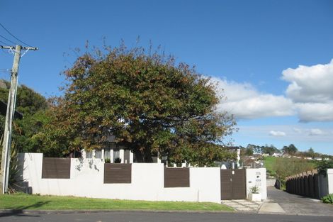Photo of property in 3/222 Bleakhouse Road, Mellons Bay, Auckland, 2014