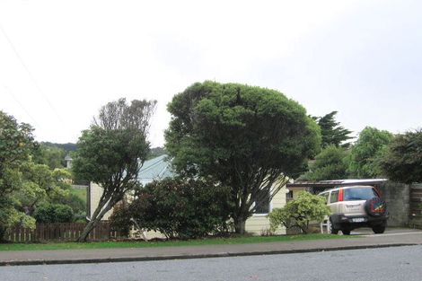 Photo of property in 27 Oswald Crescent, Paparangi, Wellington, 6037