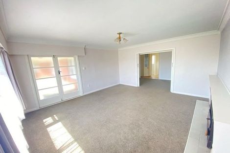 Photo of property in 102 Bartholomew Road, Levin, 5510