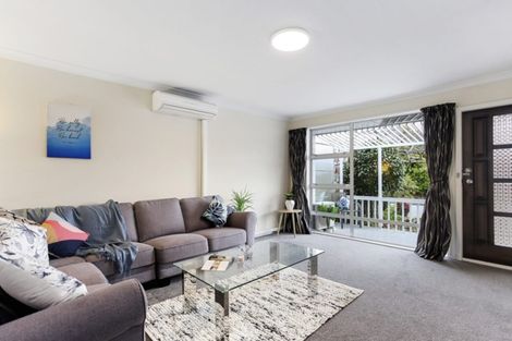 Photo of property in 2/8 Wedgewood Avenue, Cashmere, Christchurch, 8022