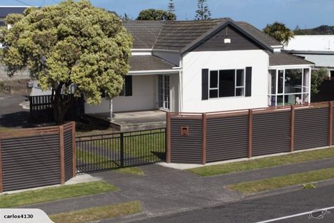 Photo of property in 21 Cornfoot Street, Castlecliff, Whanganui, 4501