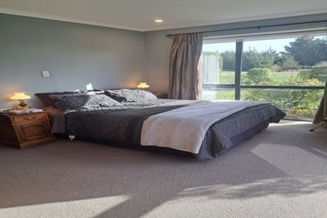 Photo of property in 17 Orlando Crescent, Waimairi Beach, Christchurch, 8083