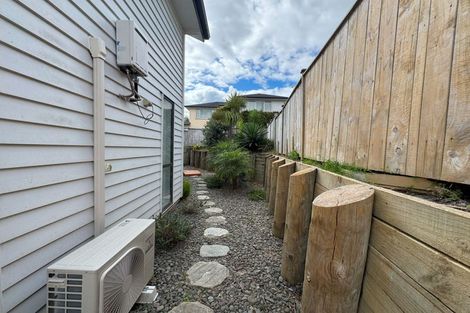 Photo of property in 77 Masons Road, Oteha, Auckland, 0632