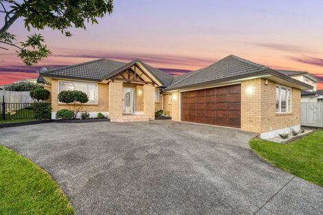 Photo of property in 38 Dannemora Drive, Dannemora, Auckland, 2016