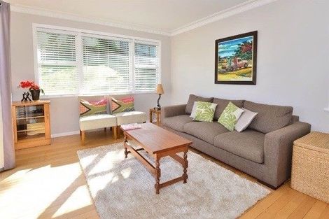 Photo of property in 17 Springtime Crescent, Stanmore Bay, Whangaparaoa, 0932