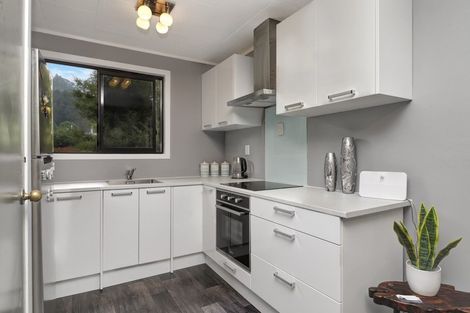 Photo of property in 19 Oxford Road, Lake Rotoma, Rotorua, 3074