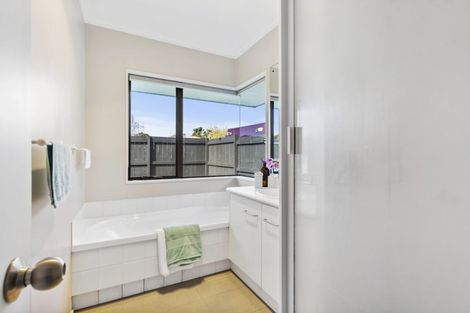 Photo of property in 2/83 Meadowland Drive, Somerville, Auckland, 2014