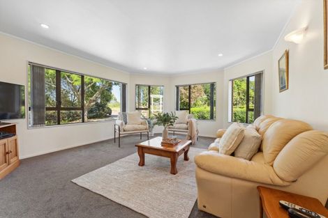 Photo of property in 223 Heatherlea East Road, Levin, 5571