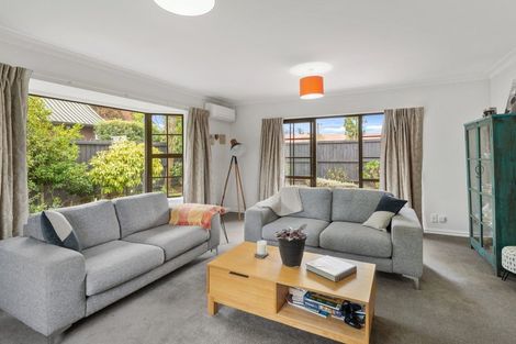 Photo of property in 2/84 Memorial Avenue, Ilam, Christchurch, 8053