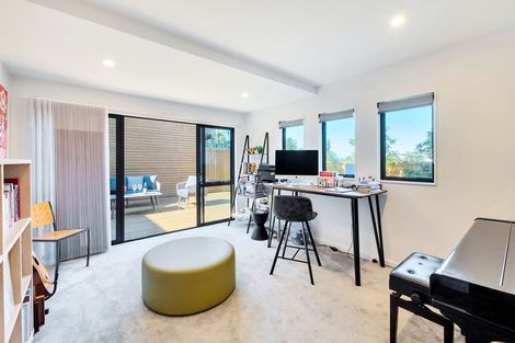 Photo of property in 73d East Coast Road, Castor Bay, Auckland, 0620