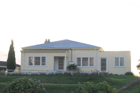 Photo of property in 77 Amohia Street, Paraparaumu, 5032
