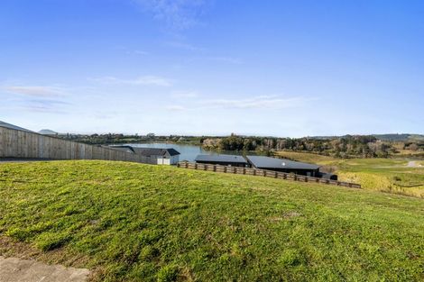 Photo of property in 16 Oyster Place, Omokoroa, 3114