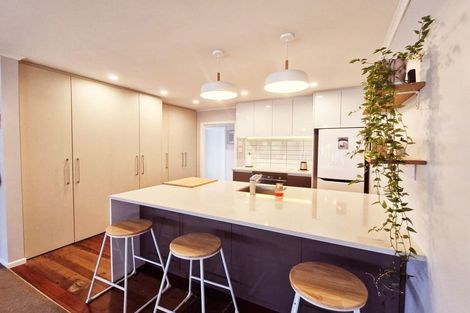 Photo of property in 53 Sunnyside Road, Sunnyvale, Auckland, 0612