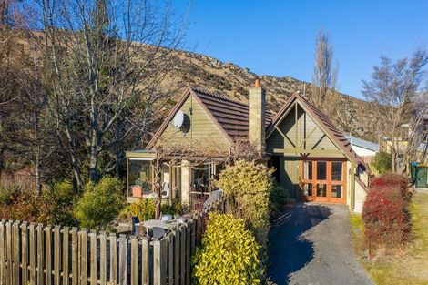 Photo of property in 2 Jedburgh Street, Roxburgh, 9500