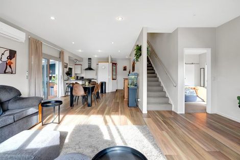 Photo of property in 10 Caledonia Place, Highlands Park, New Plymouth, 4312