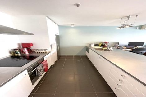 Photo of property in Montreaux Apartments, 5i/164 The Terrace, Wellington Central, Wellington, 6011