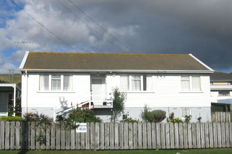 Photo of property in 84 Driver Crescent, Cannons Creek, Porirua, 5024
