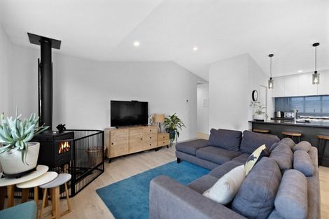 Photo of property in 15 Corriedale Road, Jacks Point, 9371