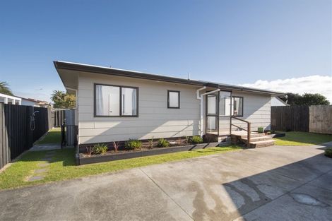 Photo of property in 33b Doncaster Drive, Papamoa Beach, Papamoa, 3118