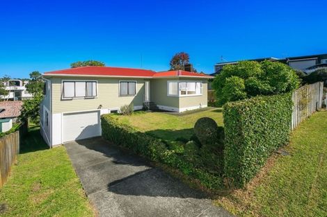 Photo of property in 7 Camelot Place, Glenfield, Auckland, 0629
