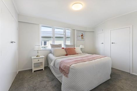 Photo of property in 24 Hill Crescent, Papakura, 2110