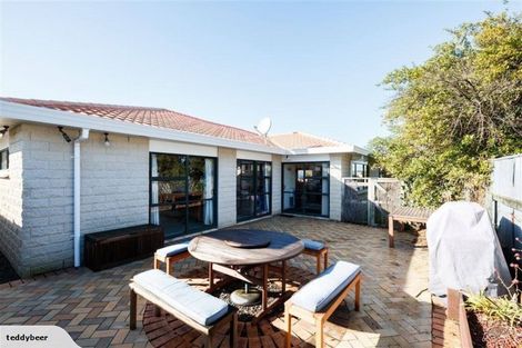 Photo of property in 15 Woburn Place, Takaro, Palmerston North, 4412