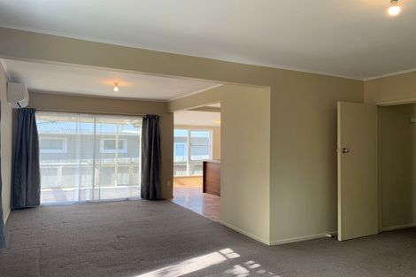 Photo of property in 3 Nile Road, Kelston, Auckland, 0602