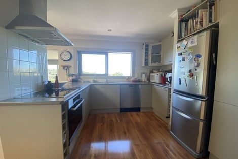 Photo of property in 10 Robin Lane, Browns Bay, Auckland, 0630