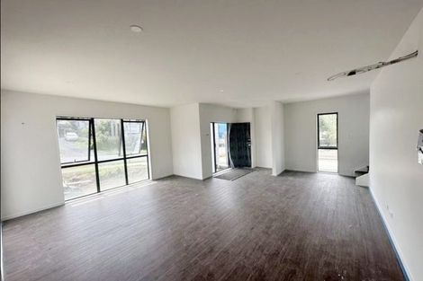 Photo of property in 29a Sheridan Drive, New Lynn, Auckland, 0600