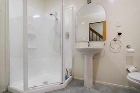 Photo of property in 53 Opanuku Road, Henderson Valley, Auckland, 0612