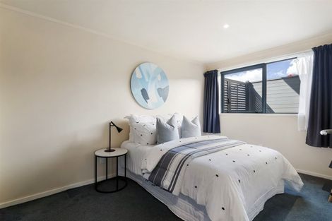 Photo of property in 190 Hurstmere Road, Takapuna, Auckland, 0622