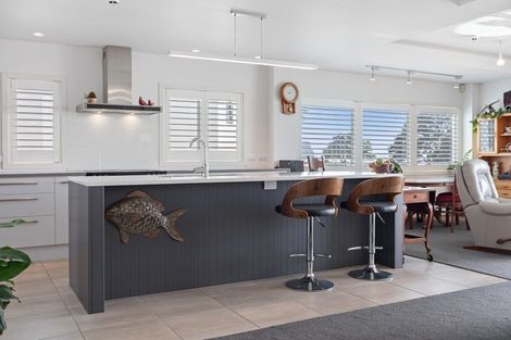 Photo of property in 1/154 Marine Parade, Mount Maunganui, 3116