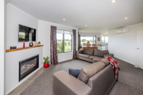 Photo of property in 9 Tullahoma Way, Ohau, Levin, 5570