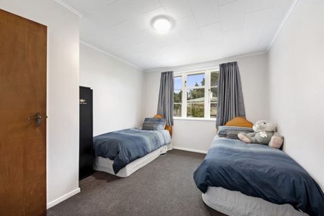 Photo of property in 52 Heretaunga Square, Silverstream, Upper Hutt, 5019