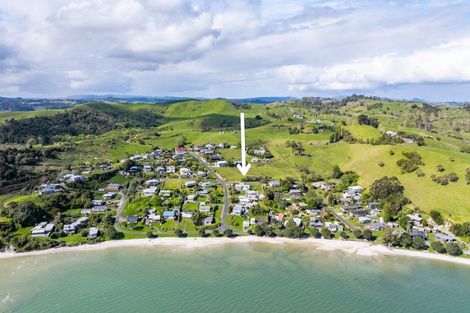 Photo of property in 10 Oxford Street, Whakapirau, Maungaturoto, 0583