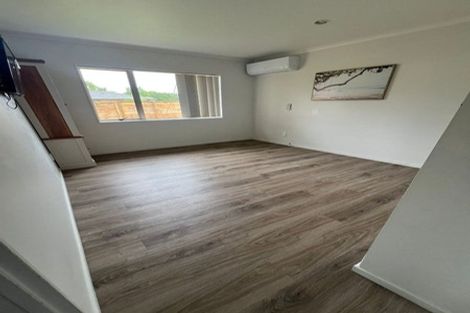 Photo of property in 9 Neesons Way, Glendene, Auckland, 0602