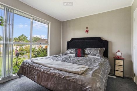 Photo of property in 7 Woodman Place, West Harbour, Auckland, 0618