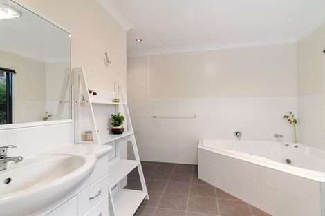 Photo of property in 28 Holden Avenue, Holdens Bay, Rotorua, 3010