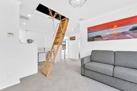 Photo of property in 37 Vincent Street, Waterloo, Lower Hutt, 5011