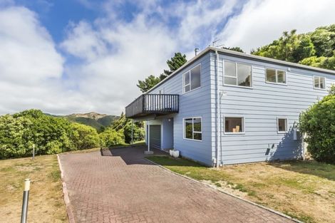 Photo of property in 1 Chequers Way, Crofton Downs, Wellington, 6035