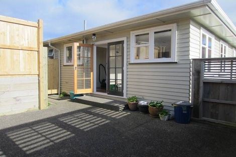 Photo of property in 105 Severn Street, Island Bay, Wellington, 6023