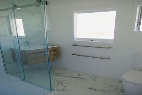 Photo of property in 2/16 Anne Road, Hillcrest, Auckland, 0627