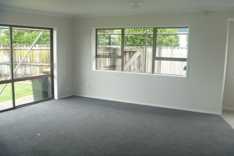 Photo of property in 2/2 Walter Strevens Drive, Conifer Grove, Takanini, 2112