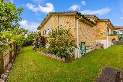 Photo of property in 4 Toledo Avenue, Henderson, Auckland, 0612