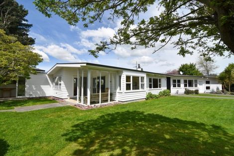 Photo of property in 53 Richmond Road, Carterton, 5713